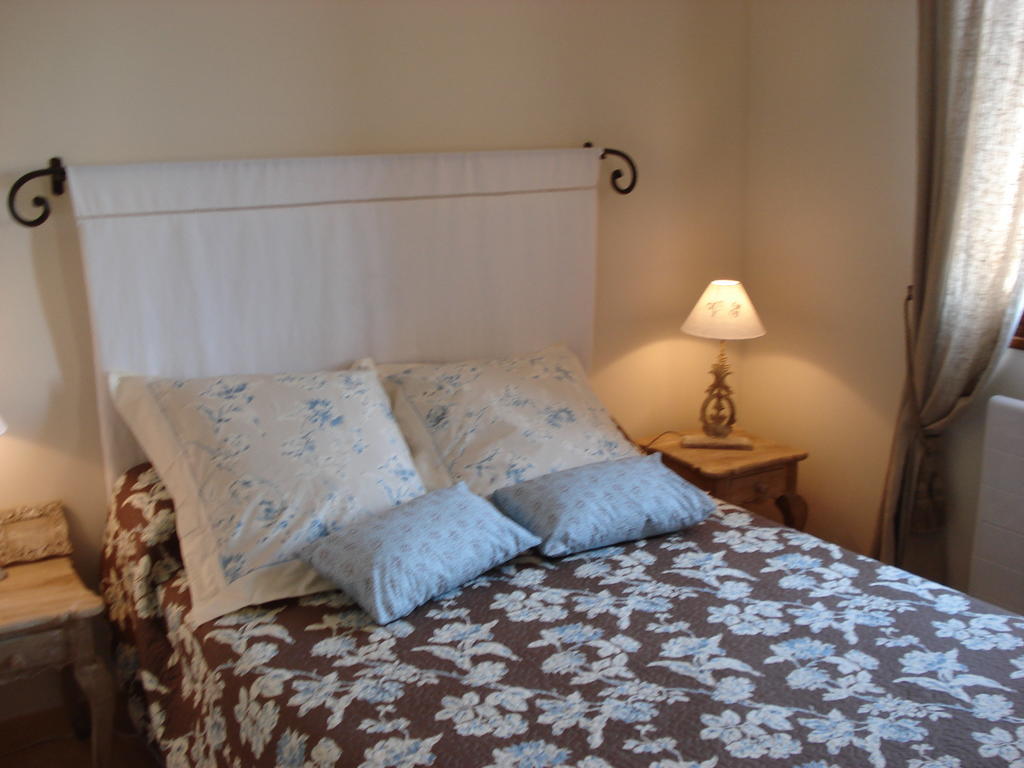 B&B L'Oustalet De Sylvie Villeneuve-lès-Avignon Room photo